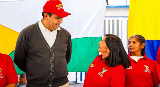 Muy temprano, el alcalde Julián Sánchez Perico dio apertura a esta jornada electoral de las Juntas de Acción Comunal en Soacha. Se habilitaron 229 puntos de votación.