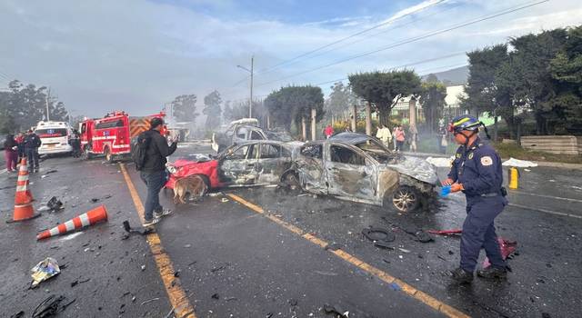 VIDEO | Grave explosión en la vía Zipaquirá-Ubaté: un tractocamión sin frenos habría causado la tragedia