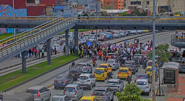 Manifestaciones en Bogotá hoy 20 de abril bloquean varias vías