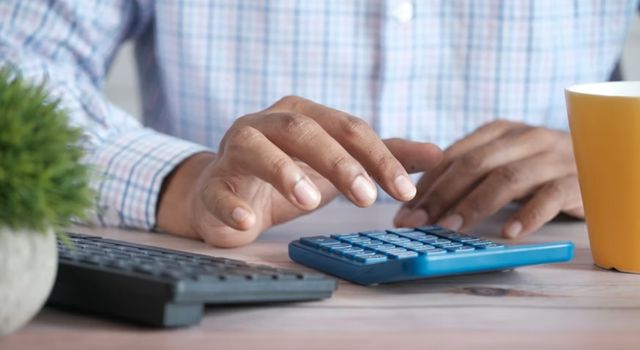 Cómo evitar errores al calcular pagos pendientes al salir de una empresa