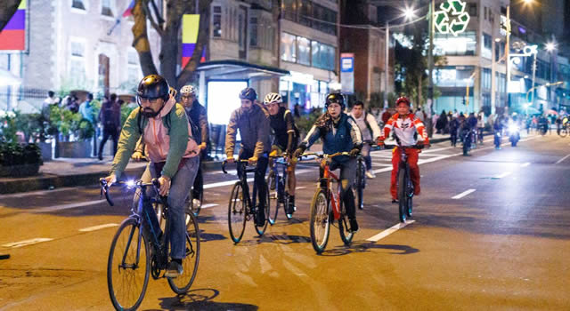 Desvíos de TransMiZonal y Duales por la Ciclovía Nocturna de hoy en Bogotá