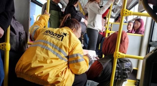 VIDEO | ¿Por qué tantos habitantes de calle están en TransMilenio? Bogotá tomó una decisión