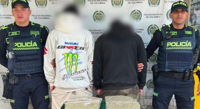 Los pillaron con 4 kilos de marihuana en bolsas de basura en pleno centro de Bogotá