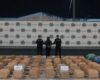 VIDEO | Una grúa transportaba más de 700 kilos de marihuana hacia Kennedy: así los descubrieron